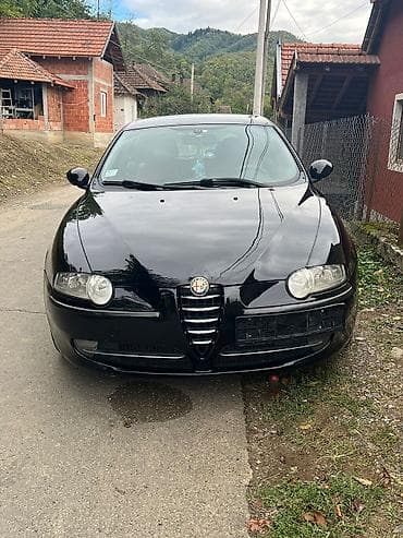 Alfa Romeo 147: 1.6 l | 2002 г. 2550 km Hečbek