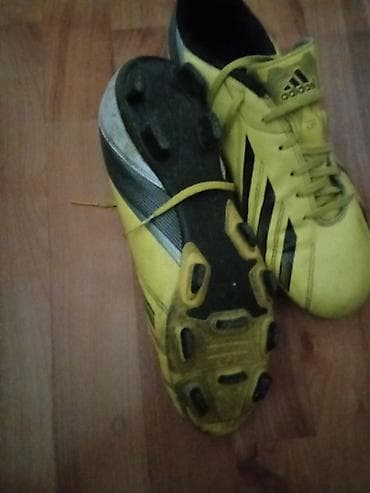 kopacke 35: Adidas kopačke – model s čepovima za čvrste terene (FG) - Boja: žuta — 1