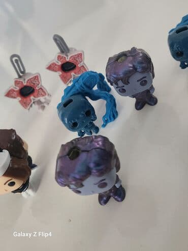 pepco rančevi: Kolekcija minijaturnih figura/privезака inspirisanih serijom Stranger — 4