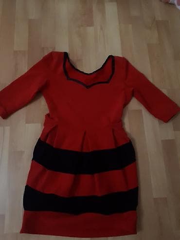 Haljina deblji pamuk, univerzalna. Rastegljiva, bez ostecena. Prelepo