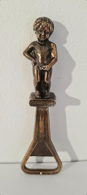 mesalice kupujem prodajem: ▪︎ Prodajem metalni otvarač za flaše sa postavljenih slika u obliku — 4