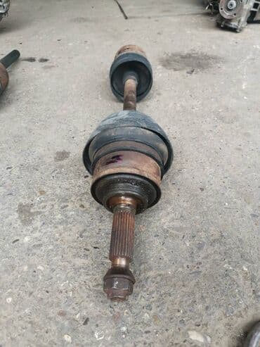 desno krilo golf 4: Poluosovina leva i desna Lada 21214 Niva 26mm označena br.4. Polovno — 9