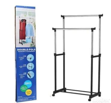 I. 12. Stalak za odeću Udoban i dovoljno veliki stalak za odeću ima