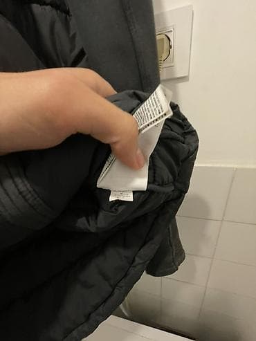 kaputi sa krznom: Nike muška jakna sa kapuljačom – crna - Model: lagano postavljena — 4