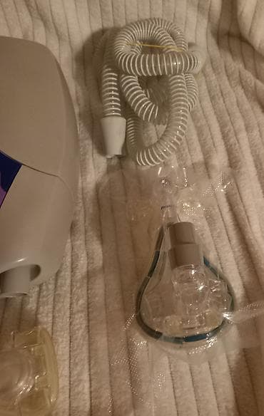medicinski prsluci: Slip apnea aparat. Prodajem Slip Apnea ResMed Vpap III aparat za — 5