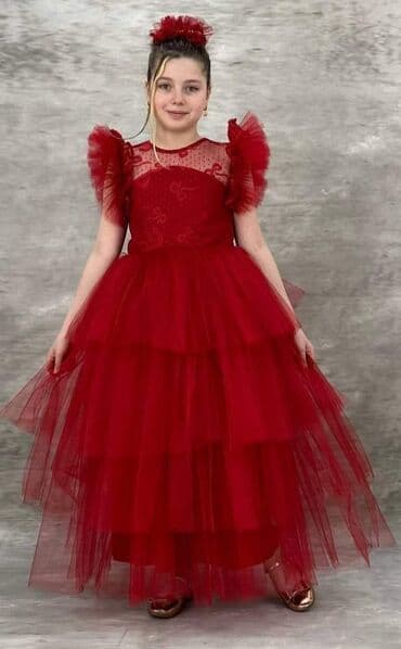 Poslednje veličine na stanju po ceni od 3500 din u kompletu sa mašnom