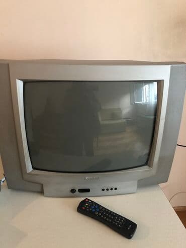 ram za televizor: Korišćen CRT televizor Pionier sa daljinskim upravljačem, dijagonala — 2