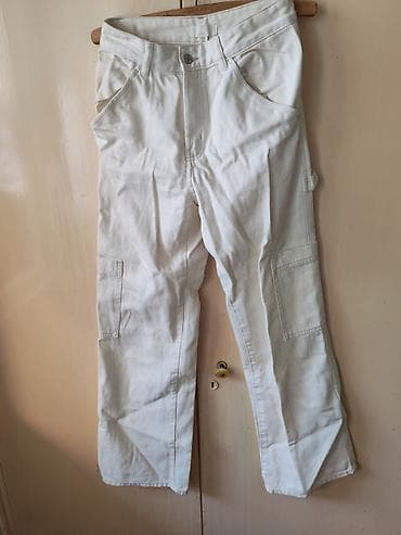 H&M pantalone – model cargo/utility u krem-beloj boji. -