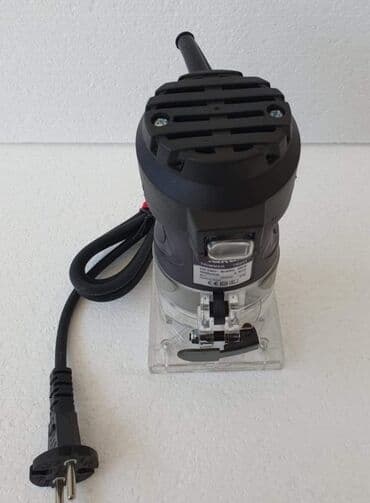 cepač za drva valjevo: Prodajem novu i kvalitetnu MAKUTE frezer / freza / trimmer za drvo sa — 1