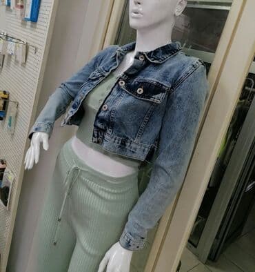 lindex kaputi: MOSCHINO TEKSAS JAKNA
VEL S
KAO NOVA
JAKO MALO NOŠENA
PLAĆENA 7500 — 4