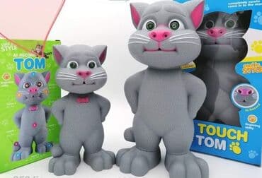 igračka koja ponavlja reči: 20 cm cena 1600 din 30 cm cena 1950 din Brbljivi Mačak Talking Tom – — 2