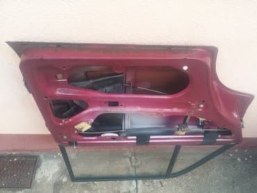 presvlake za prednja sedista: Vrata zadnja leva Lada 2105,2107 Riva u bordo boji. Vrata su ocuvana — 8