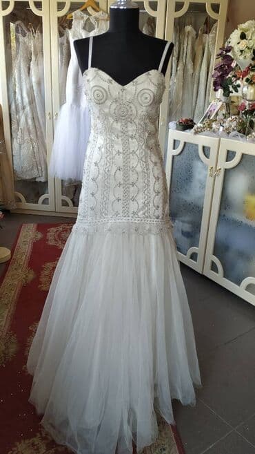 Wedding Clothes: Venčanica snežno bele boje sa bratelema, srcolikog izreza dekoltea — 1