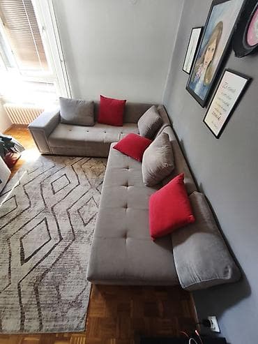 prodajem komodu: Velika ugaona garnitura ispod cene!Na prodaju ugaona garnitura (desni — 2