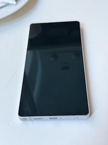 Cameras & Camcorders: Prodajem Samsung Galaxy S25 Ultra u specifičnoj i elegantnoj Titanium — 3