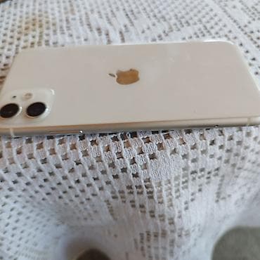 sporet sa dve rerne: Apple iPhone 11 – 128 Gb, bele boje, 77% baterija. Telefon u odličnom — 6
