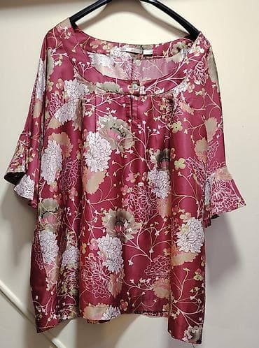 boss majice sa kragnom: Ženska bluz-tunika sa floralnim printom - Model: lepršava — 1