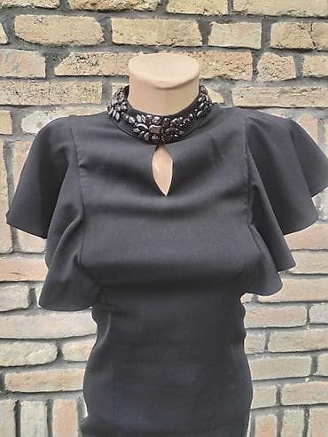 dizajnirane haljine: White haljina S, M vel
Kao nova
Duzine 92
Pazuh po 40 tegli do 45 — 9