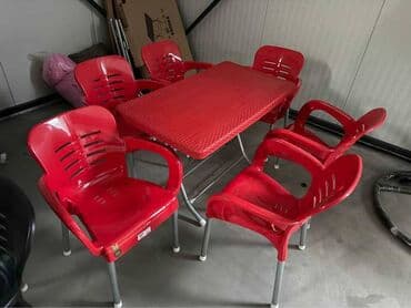 iznajmljivanje stolova i stolica: Bastenski set ! Sto sa četiri ili sest stolice dimenzija stola 120x70 — 4