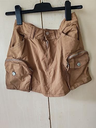 Suknje: Bershka mini suknja – karamel/svetlo braon boja. Model sa niskim — 1