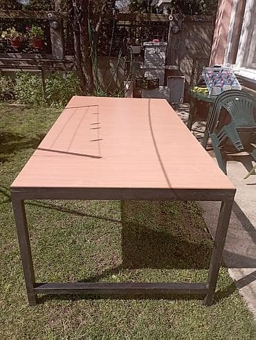 Furniture: METALNI STO NA PRODAJU dva metalna stola sa medijapanom 3cm — 3