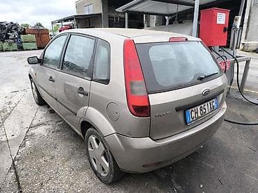 ford eskot: FORD FIESTA 2004. GOD. - KOMPLETAN AUTO U DELOVIMA | Ford Fiesta — 1