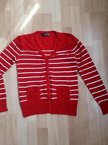 Prelepi dzemper sa masnicama uni