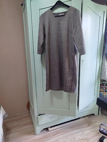 Haljine: Lot haljina – 4 komada 1) Karirano sivo haljina - Kroj: ravna silueta — 2
