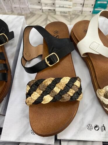 nike papuce benassi: Brojevi 36-41
Cena 2800 din — 3