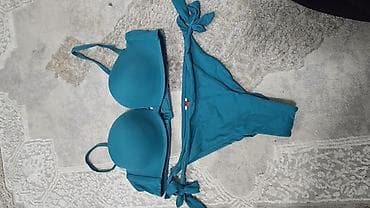 Ženski dvodelni kupaći kostim – tirkizna boja Yamamay, jako očuvan - na lalafo.rs Ženski dvodelni kupaći kostim – tirkizna boja Yamamay, jako očuvan -