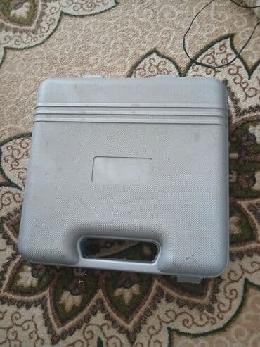 cepac drva za busilicu: Aku bušač/odvijač u koferu Specifikacije (prema oznaci na uređaju): - — 3