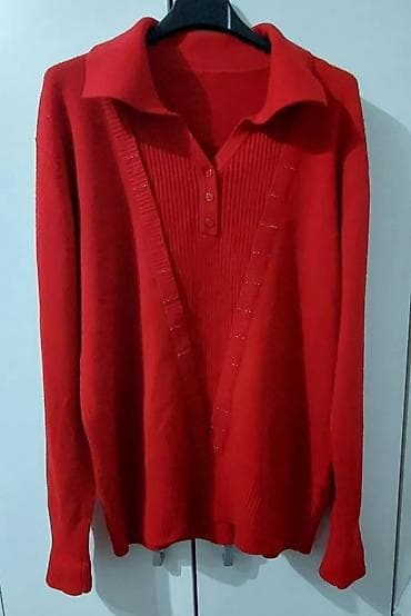 Džemperi, kardigani: Crveni ženski džemper sa kragnom i dugmadima - Model: kombinacija — 1