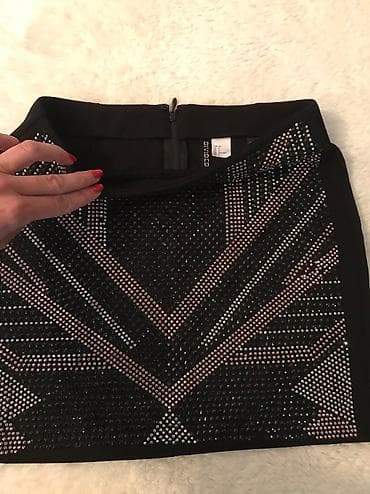 Preslatka suknja kupljena u “HM”u, plaćena 5000 din pre dve godine