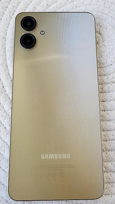 telefon na tipke: Samsung Galaxy A06 4/128 GB Samsung Galaxy A06 sa **4 GB RAM — 6