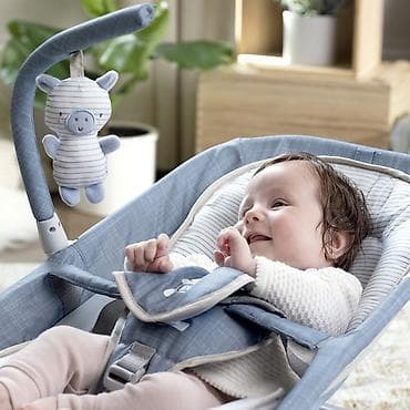 Nameštaj: Kids II Ingenuity Ležaljka Happy Belly – Chambray (0–6 m) sa masažerom — 5