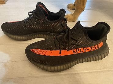 br 42: Patike – model YEEZY “SPLY-350” BROJ 45 gaziste 28,5cm Kao novo — 1