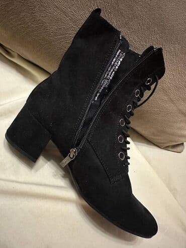 new yorker sortsevi: High boots, Tamaris, 38 — 5