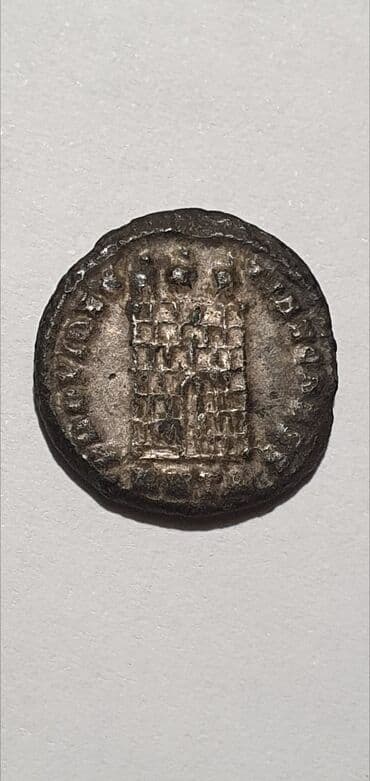 nevina i lepa 1 epizoda sa prevodom: ☆ Licinius II “Small Portrait & Camp Gate” Heraclea 318-320 AD — 2
