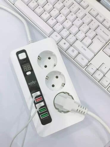 2350din Produžni kabl POWER SOCKET sa 3 utičnice i 5 ulaza za USB
