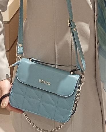 ručna torbica: Guess ženska torbica preko ramena – svetloplava - Materijal: veštačka — 7