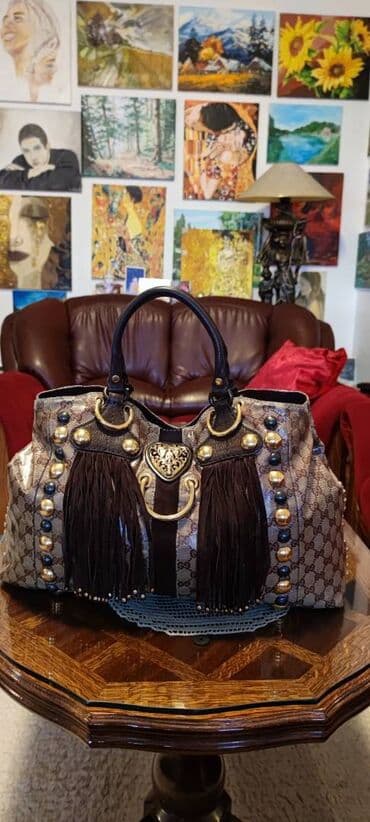 Ostali aksesoari: Gucci. Fantastična.

Bez ikakvih nedostataka.
45cm x 28cm x 10cm — 2