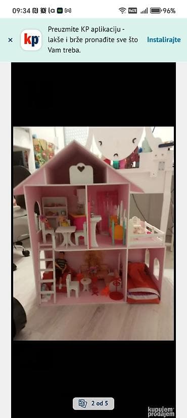 Toys: Drvena kuća za lutke sa više nivoa i kompletom nameštaja. - — 2