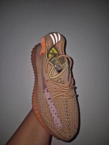 kaubojke muske prodaja: Yezzy lepo odradjene
Urezan boost u djonu
36-41
4000din
SS🖤 — 3
