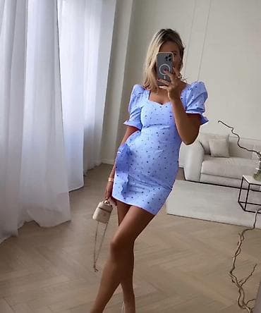 puf: Ženska mini haljina s cvetnim printom i puf rukavima
1800 din
S M L — 3