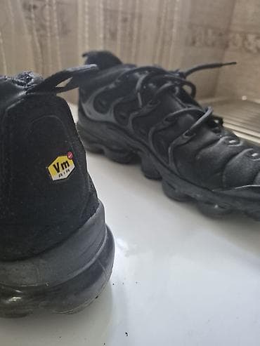 force patike: VaporMax Plus patike jako ugodno i lepe za nosioce koji vole crnu — 4