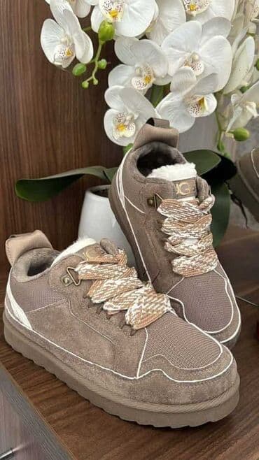 Women's Sneakers and athletic shoes: 38 — 4
