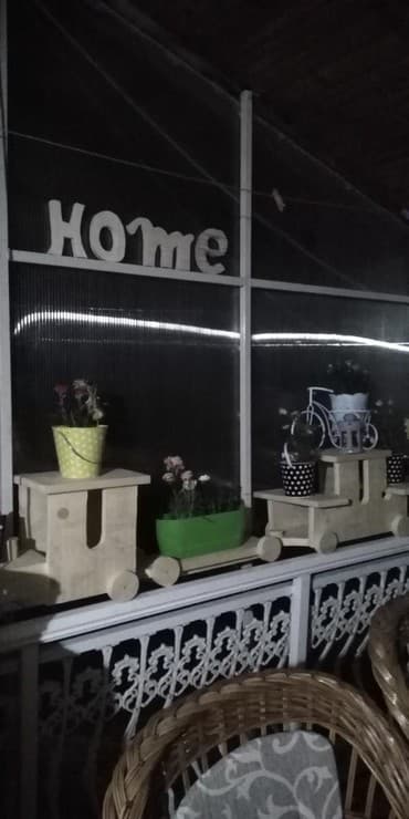 jelkice od kartona: Ovo rucno napravljena vozic od cistog drveta. Bez cveca.   Ne — 1