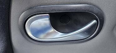 rucica menjaca reno clio 3: UNUTRASNJA BRAVA KVAKA RUCKA ZA RENAULT SCENIC OD 2003. DO 2007. GOD — 2