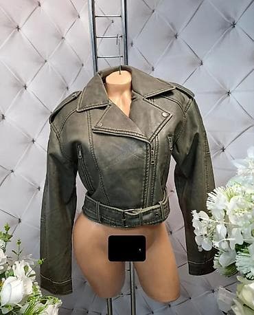ck: Fa, Ženska kraća biker jakna sa kaišem - Model: kraći kroj do struka — 2