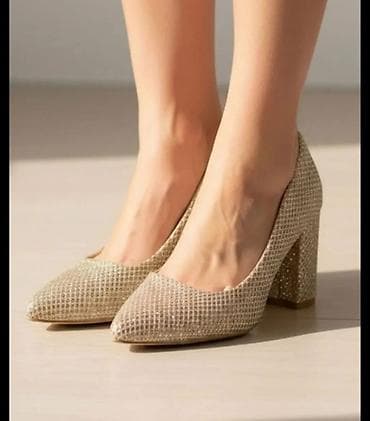 Patike: Elegantne ženske salonke sa blok potpeticom - Model: zatvorena — 1